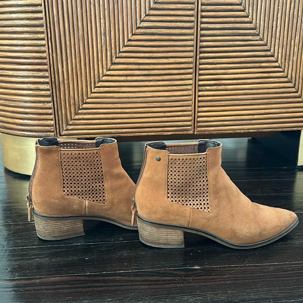 Cowboy ankle booties Cole Haan grand 360 comfortable 9.5 size 🤠 Fall